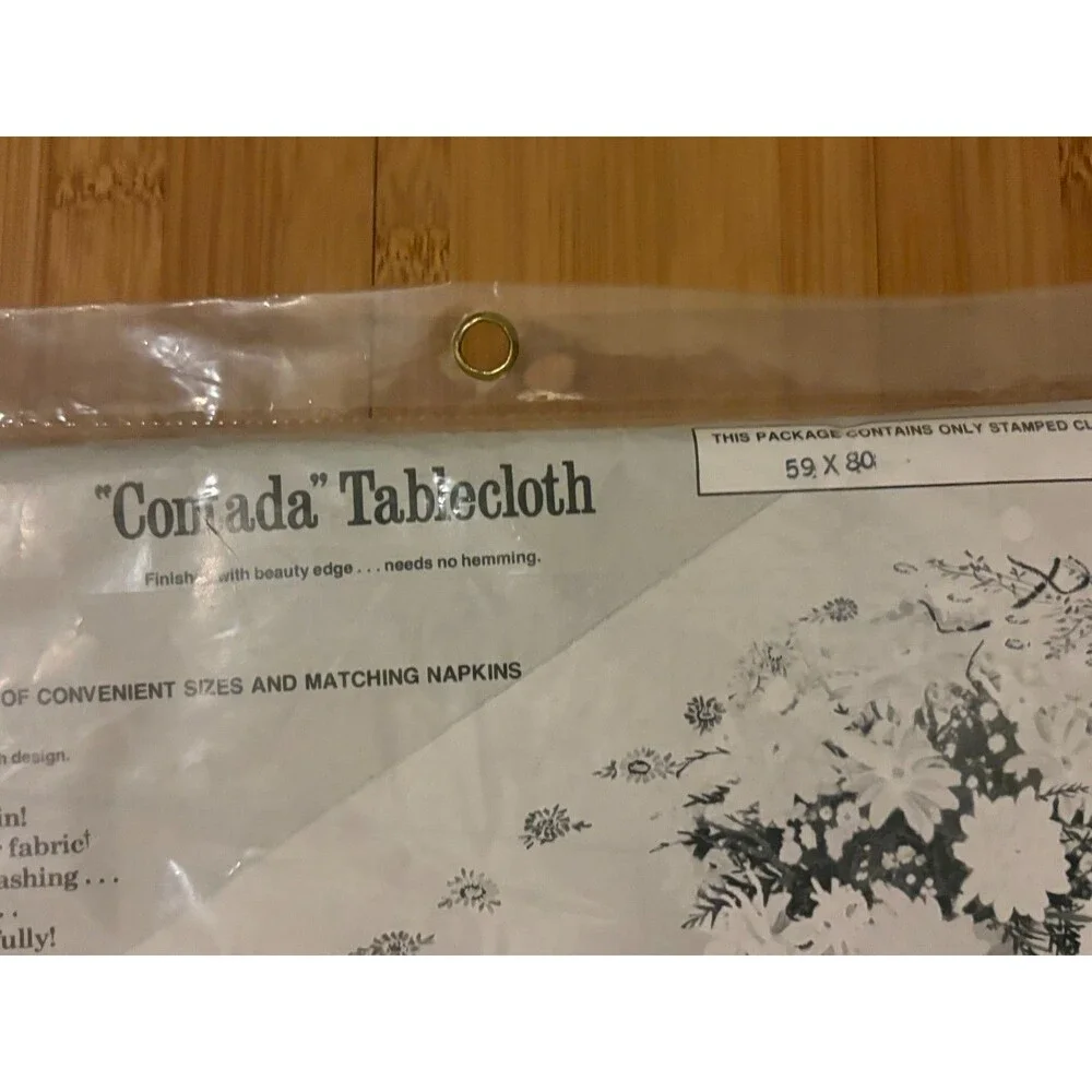 Vintage 1977 Paragon Contada Stamped Embroidery Tablecloth 59x90 Oval New